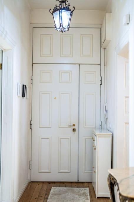 Best Point In The City / 2 Bedrooms *