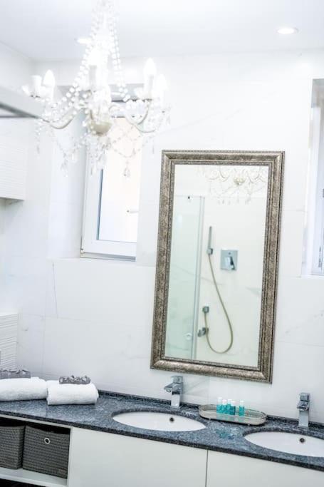 Best Point In The City / 2 Bedrooms Apartment