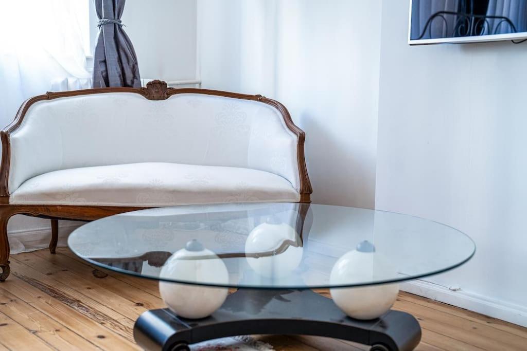 Best Point In The City / 2 Bedrooms *