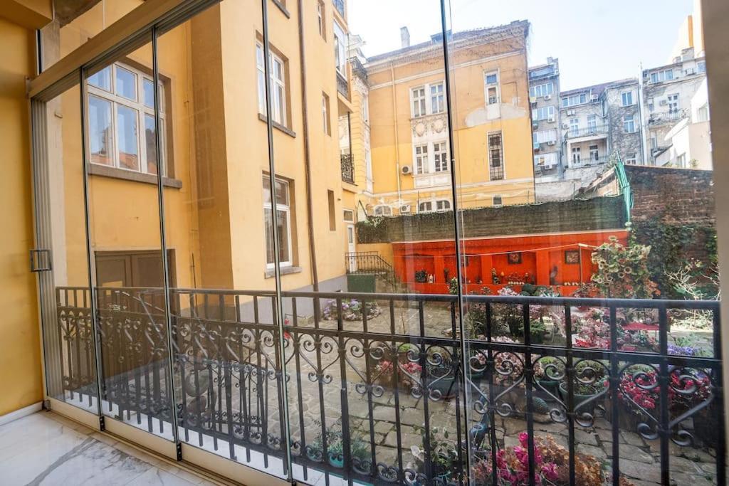 Best Point In The City / 2 Bedrooms *